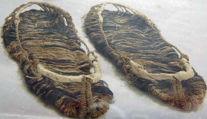 Korean  Sandals  Made from Human Hair The Straw Sandals  
